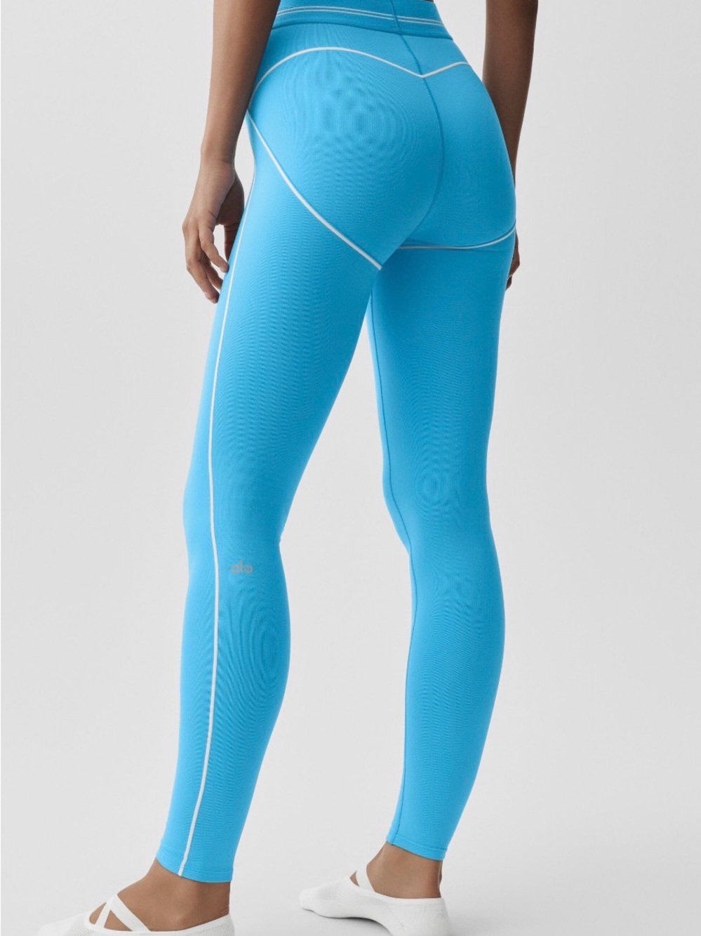 Alo Airbrush High Waist Heart Throb Leggings Azure Blue size Medium NWT - Picture 3 of 4
